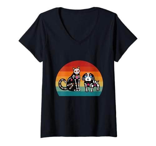 Damen Sugar Skull Katze und Hund Retro Tag der Toten Halloween Mexikaner T-Shirt mit V-Ausschnitt Damen Sugar Skull Katze und Hund Retro Tag der Toten Halloween Mexikaner T-Shirt mit V-Ausschnitt von Sugar Skull Cat and Dog Halloween Day of Dead tees
