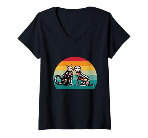 Damen Tag der Toten Dia De Los Muertos Sugar Skull Katze und Hund T-Shirt mit V-Ausschnitt Damen Tag der Toten Dia De Los Muertos Sugar Skull Katze und Hund T-Shirt mit V-Ausschnitt von Sugar Skull Cat and Dog Halloween Day of Dead tees