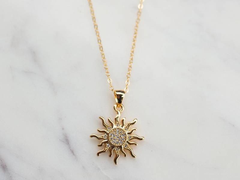 Vergoldete Sonne Halskette Cubic Zirkonia Celestial Schmuck Vergoldete Sonne Halskette Cubic Zirkonia Celestial Schmuck von TheGoldenWhimsyCo