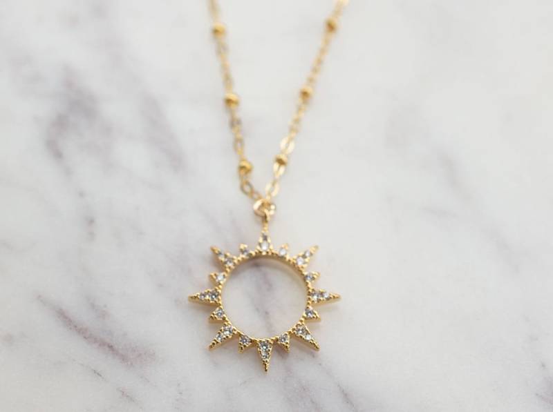 Vergoldete Sonnenanhänger-Halskette 14K Gold Filled Kette Vergoldete Sonnenanhänger-Halskette 14K Gold Filled Kette von TheGoldenWhimsyCo