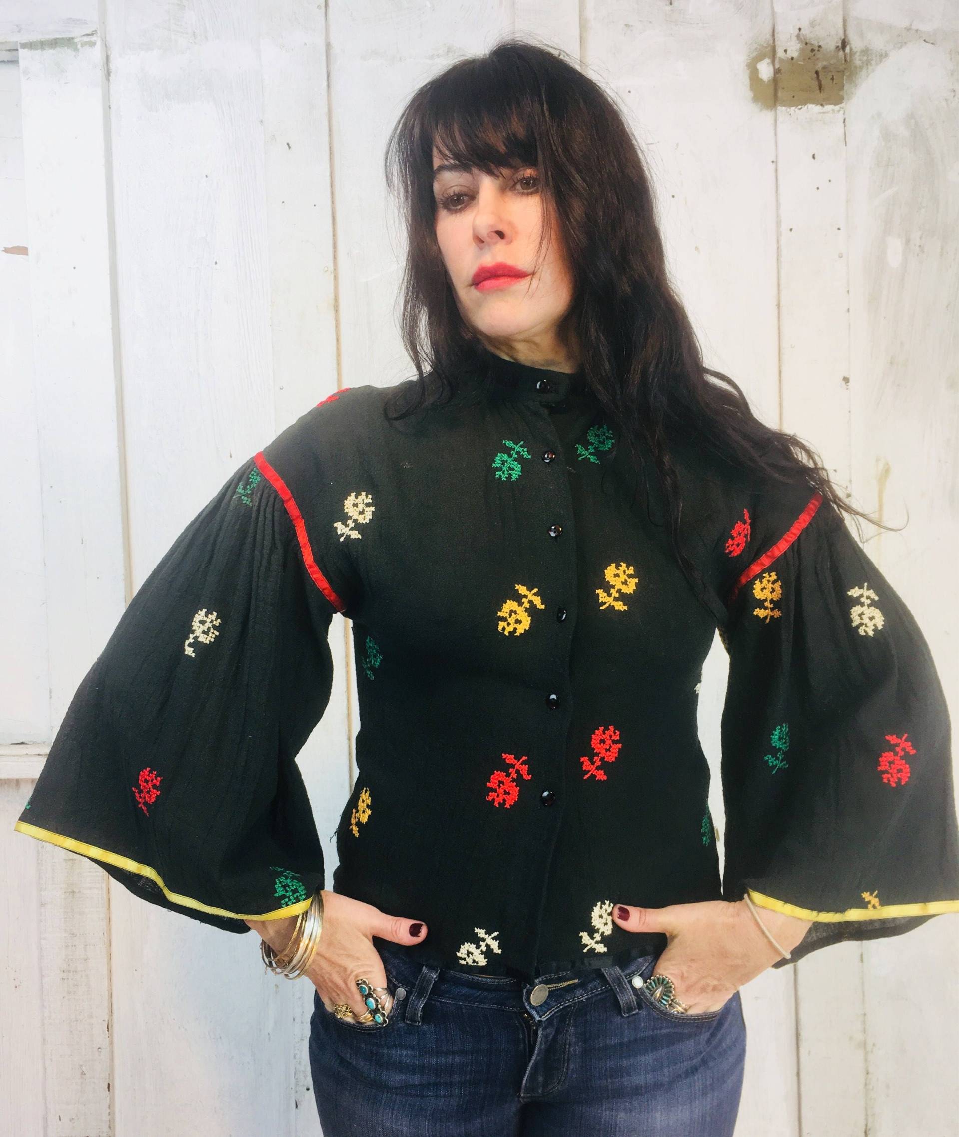 Vintage Bluse Aus Gaze Mit Stickerei // Bestickte Vintage Bluse Aus Gaze Mit Stickerei // Bestickte von SugarMagnoliaStore