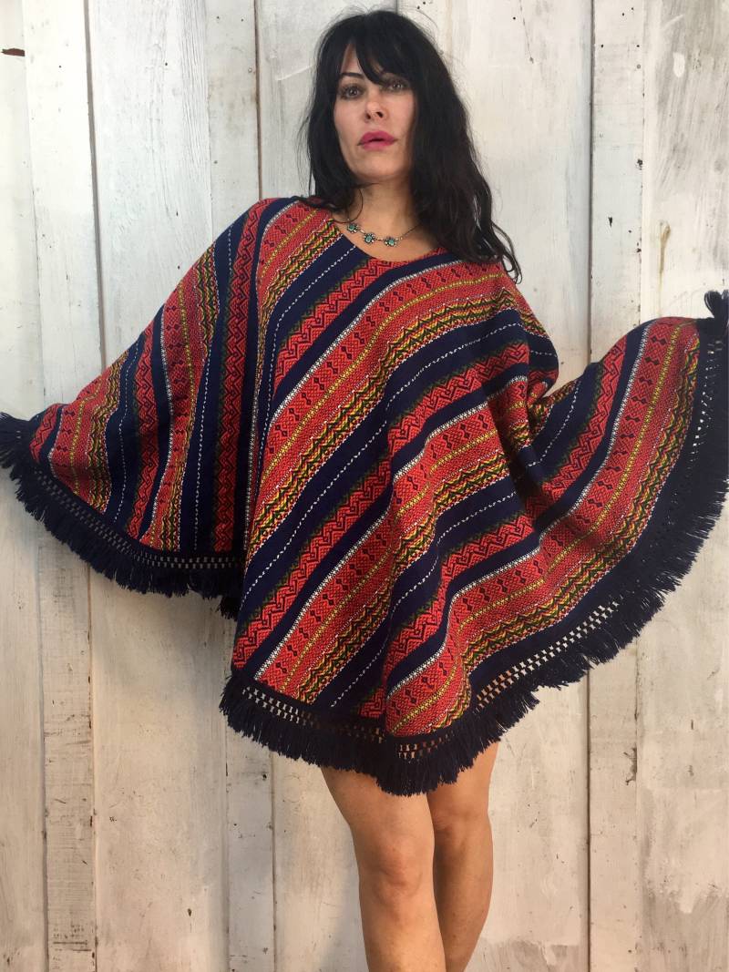 Vintage Handgewebter Poncho // Folk Art Handgemachter Vintage Handgewebter Poncho // Folk Art Handgemachter von SugarMagnoliaStore