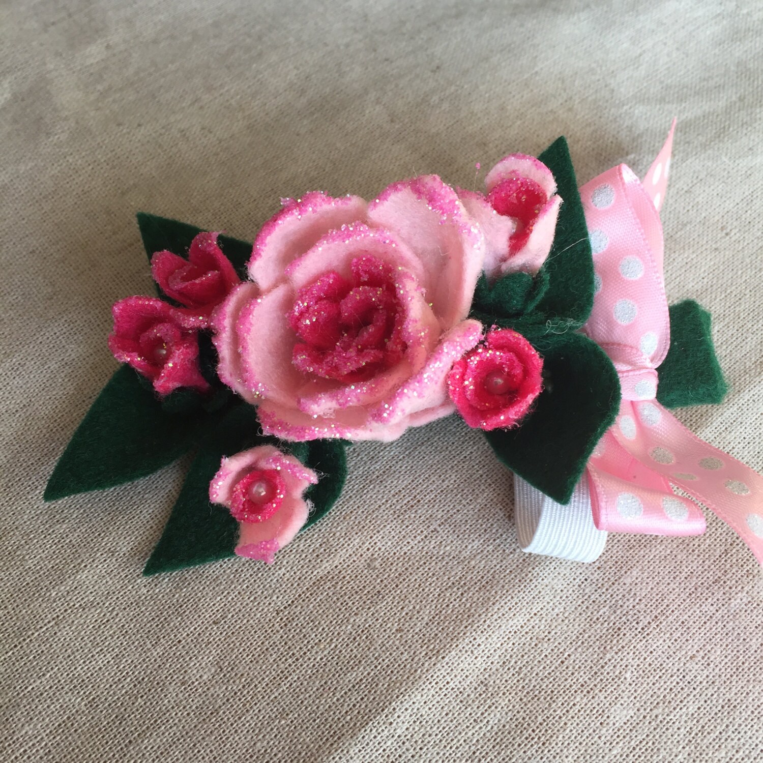 Pink Auf Rosa Kinder Ist Corsage von SugarNSnailsToys