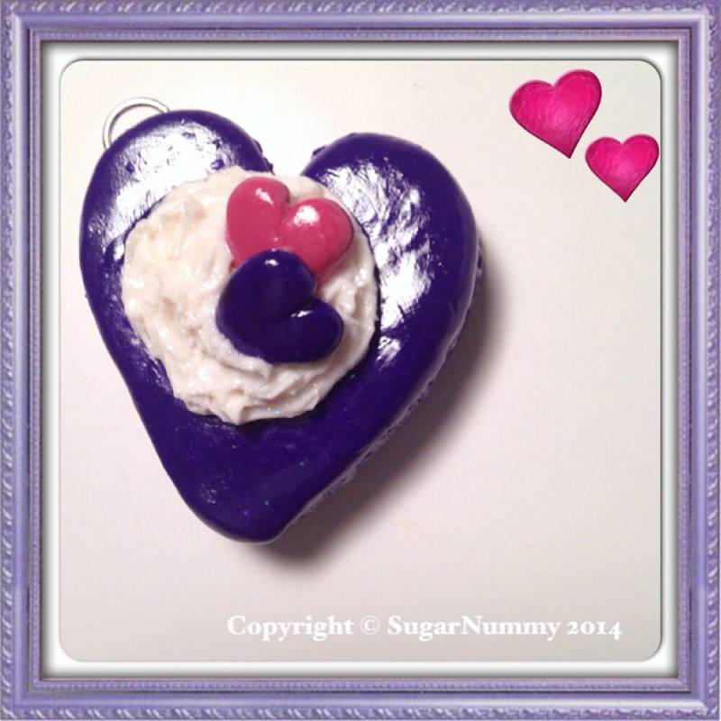 Herz Macaron Anhänger, Polymer Clay, Kawaii Ton Vanille Zuckerguss, Schlüsselanhänger, Herzförmig, Kleines Herz, Cookie Niedlich Silber von SugarNummy