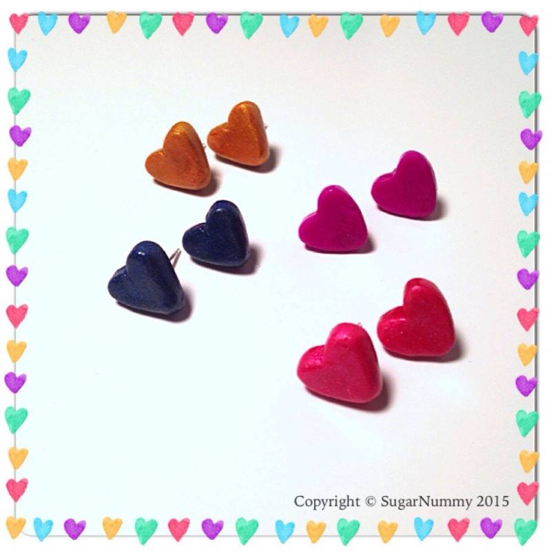 Herz Ohrringe, Beiträge, Polymer Clay, Kleine Tonherzen, Blaues Herz, Gold Schmuck, Miniatur Ton Beiträge von SugarNummy