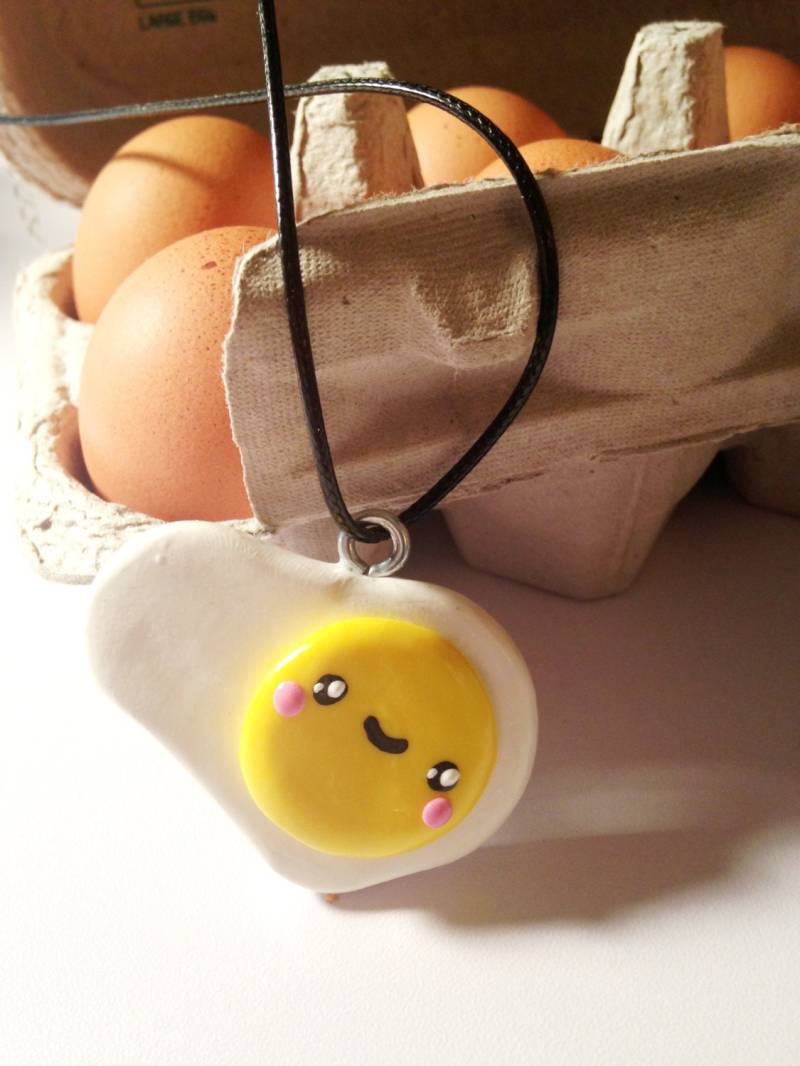 Kawaii Ei Halskette, Sunny Side Up, Anhänger, Polymer Clay, Ton Charms, Silber Kette, Frühstück Charm, Niedlicher Charm von SugarNummy