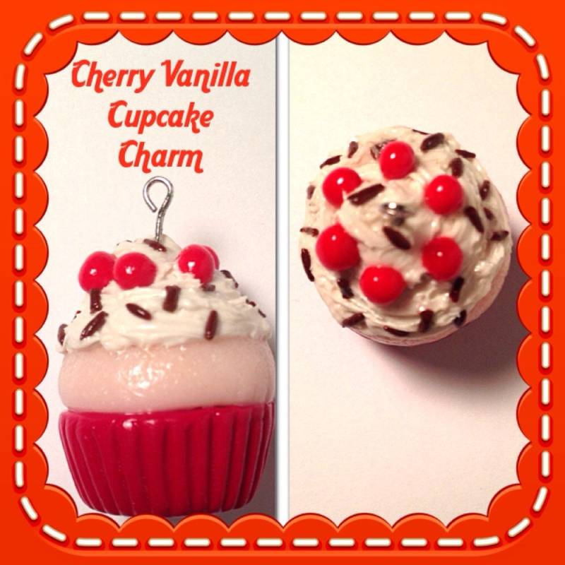 Kirsch Cupcake Charme, Kleine Cupcakes, Polymer Clay, Kawaii Ton Anhänger, Essen, Vanille Zuckerguss, Miniatur Cupcake, Bäckerei, Niedlich von SugarNummy
