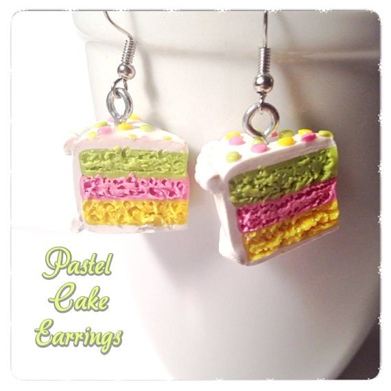 Kuchen Ohrringe, Pastell Fimo Schmuck, Ton Lebensmittel, Miniatur Essen, Dessert Bäcker Geschenke, Scheibe, Kawaii Anhänger von SugarNummy