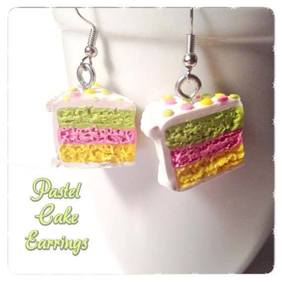 Kuchen Ohrringe, Pastell Fimo Schmuck, Ton Lebensmittel, Miniatur Essen, Dessert Bäcker Geschenke, Scheibe, Kawaii Anhänger von SugarNummy