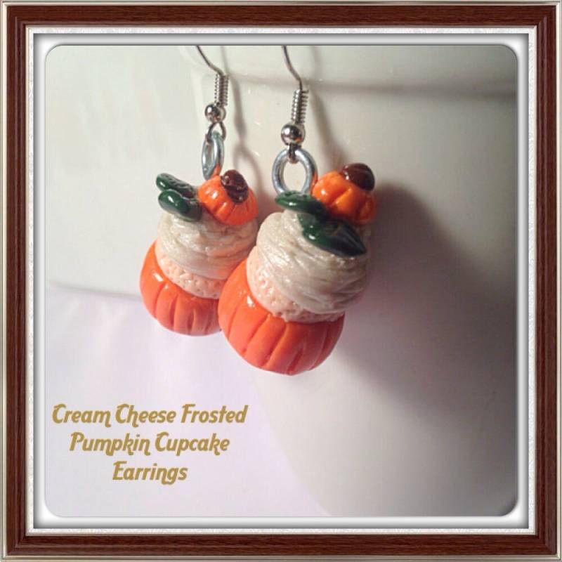 Kürbis Ohrringe, Cupcake Gefrostete Cupcakes, Polymer Clay, Kawaii Clay Charms, Kleine Kürbisse, Silber Blatt Schmuck, Orange von SugarNummy