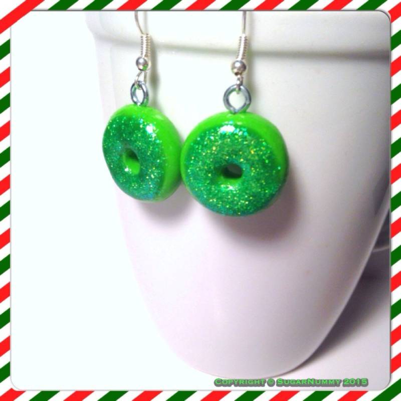 Lime Donut Ohrringe, Schmuck, Polymer Clay, Kawaii Clay Charms, Kleine Ton Essen, Glitzernde Silber Gebäck von SugarNummy