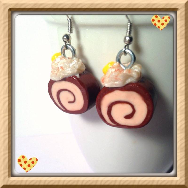 Polymer Clay Schokolade Schweizer Rolle W/Zitrone Ohrringe - Schmuck Vanille Frosting Kawaii Ton Charms Candy Bäckerei von SugarNummy