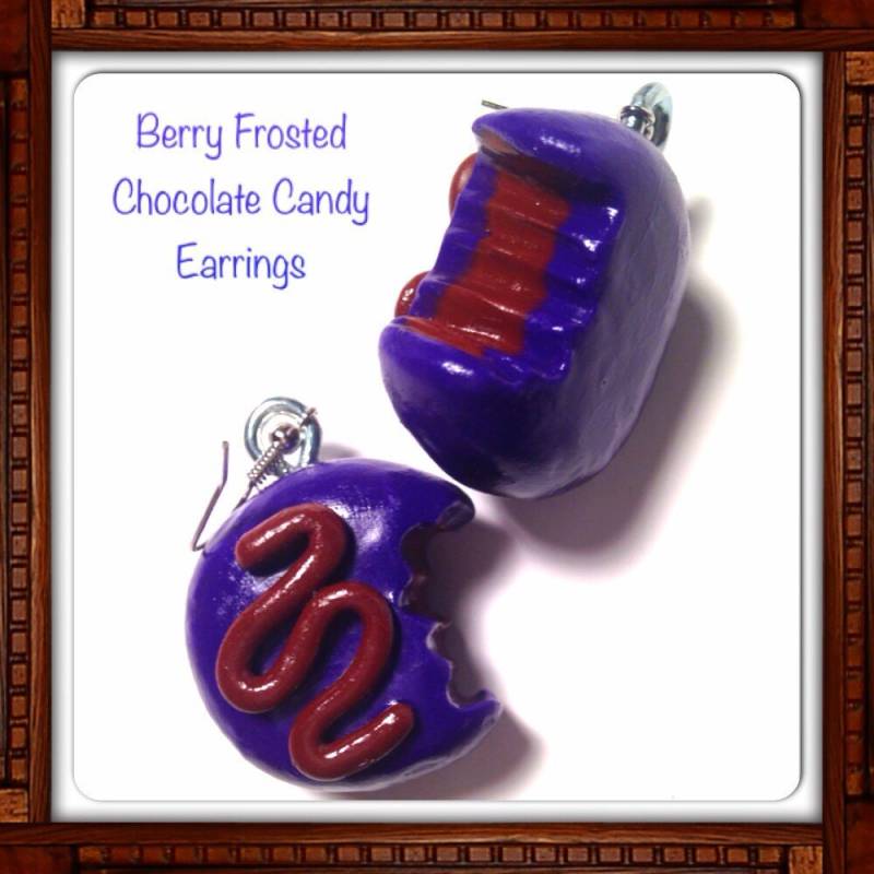 Schokolade Ohrringe, Beeren Happen, Fimo, Kawaii Clay Charms, Essen Schmuck, Praline, Lila Silber Gebäck von SugarNummy