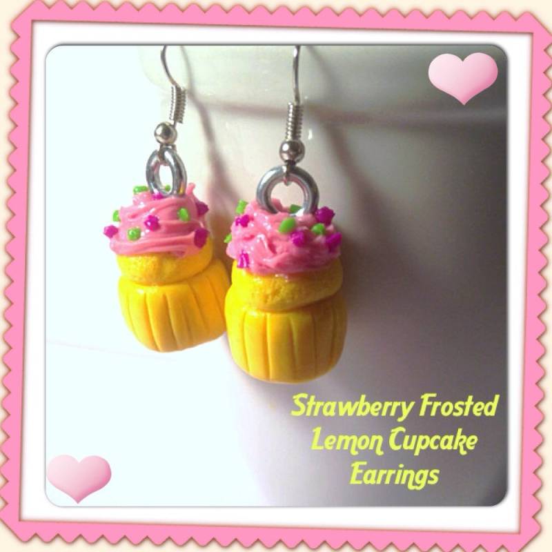 Zitrone Fimo Mit Erdbeerglasur Cupcake Ohrringe - Schmuck Dessert Gebäck Kawaii Streusel Zitronen von SugarNummy