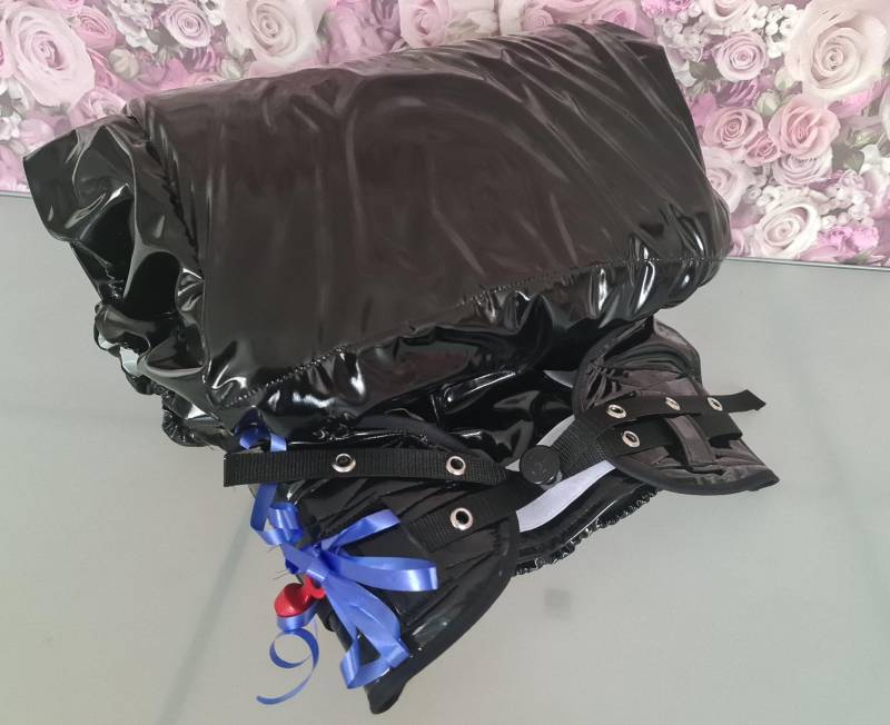 Monster Mega Spreizhose Spreading Diaper Adult Baby Lack Außen Innen Pvc Folie Mit Segufix Magnetschloss von SugarbeehoneyDE