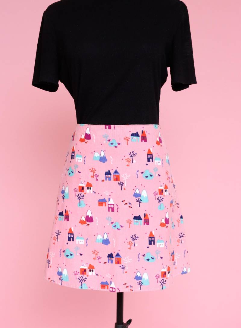 Pink Cord Aline Mini Rock Mit Häuschen Muster von Sugarcanethelabel