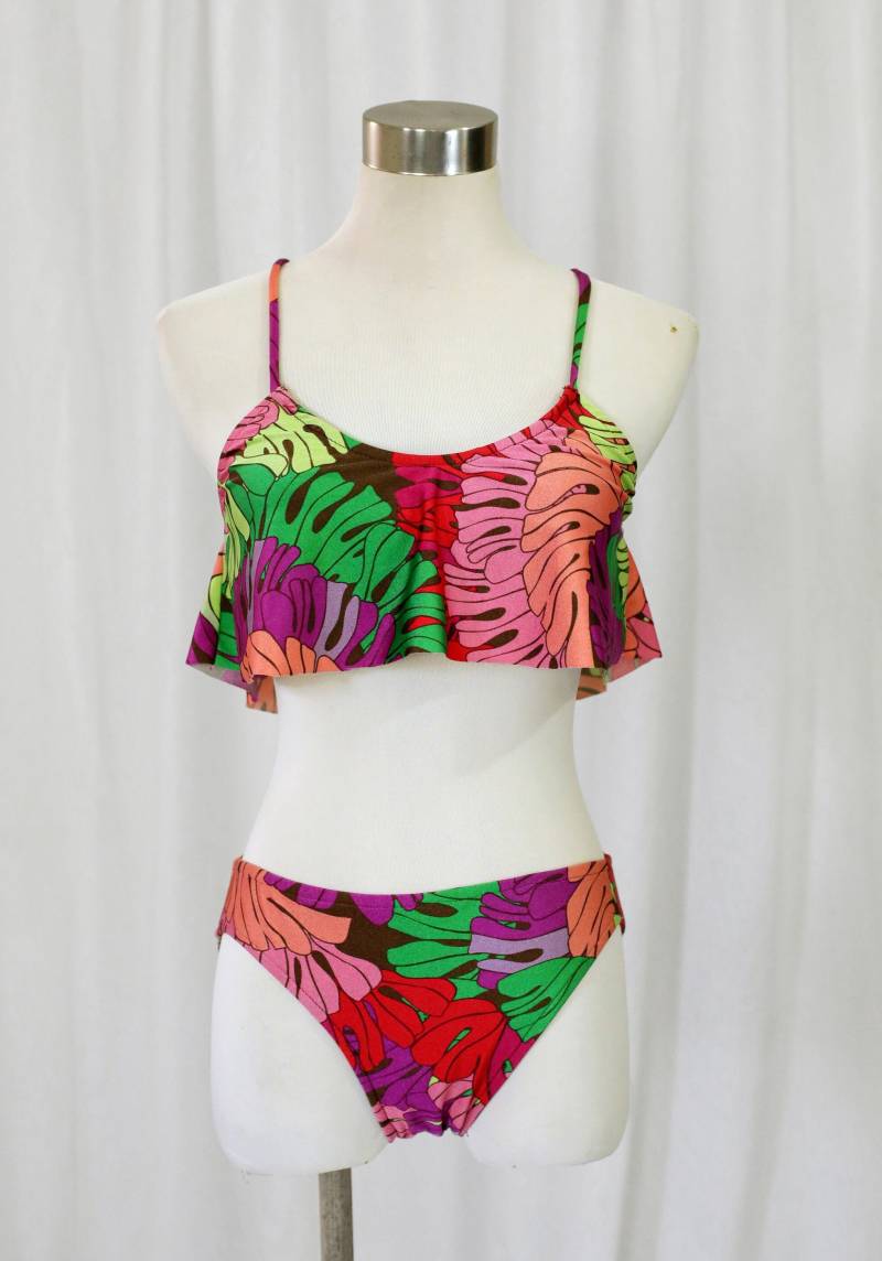 Regenbogen Monstera Print Badeanzug von Sugarcanethelabel