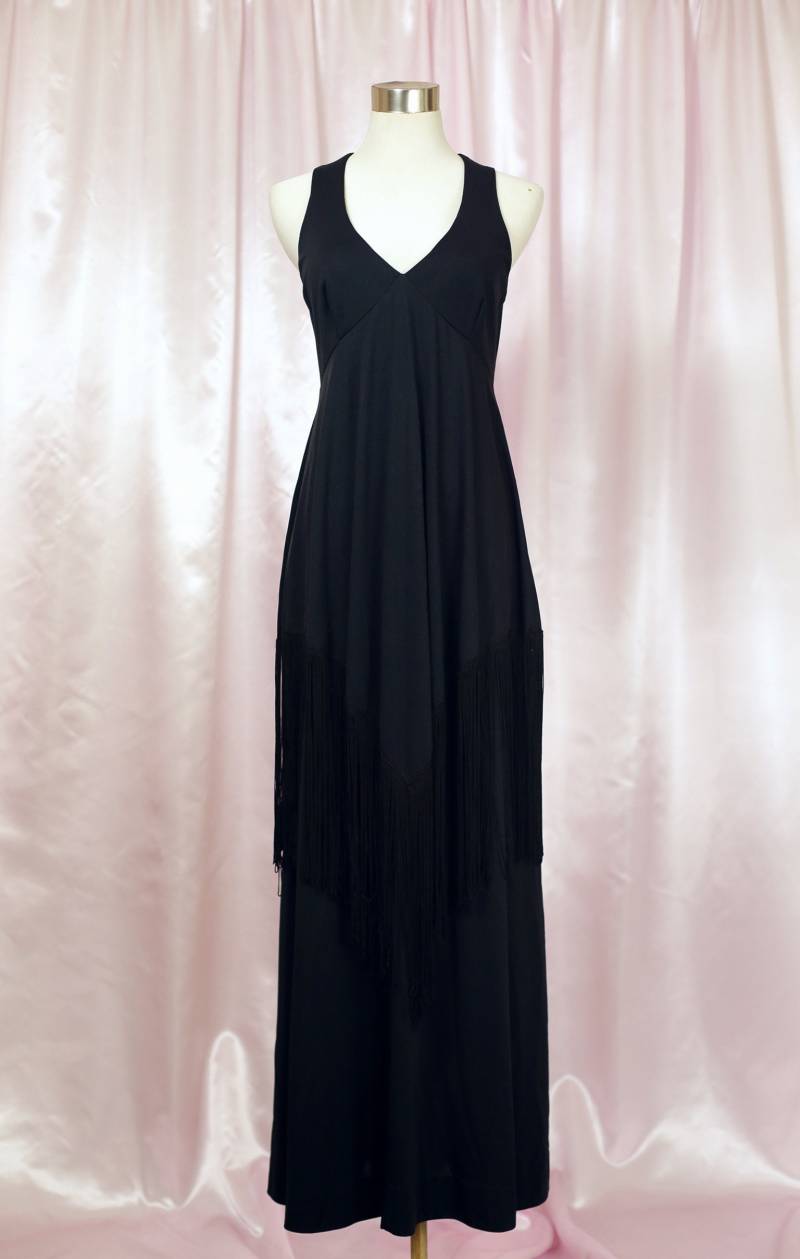 Vintage Schwarzes 70Er Jahre Maxi Kleid Mit Fransen Detail von Sugarcanethelabel