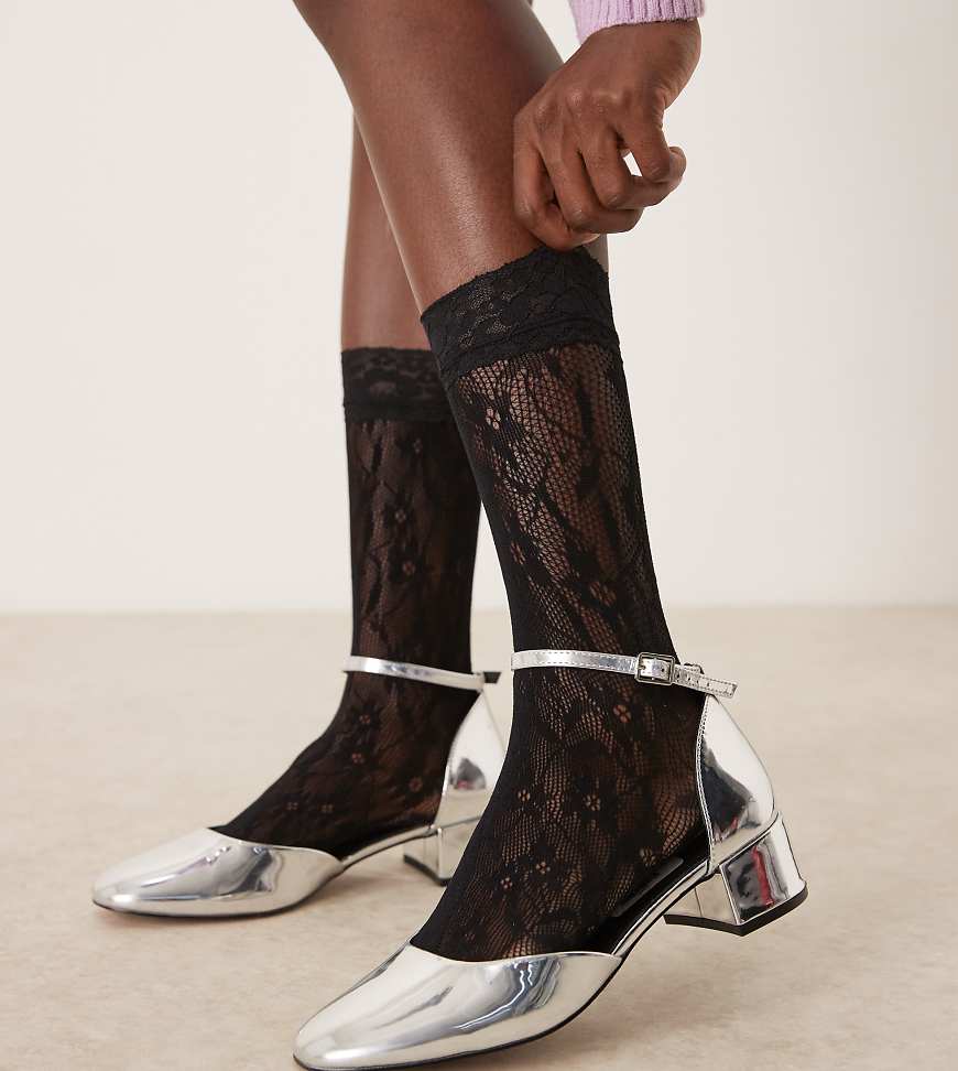 Sui Ava - Blumen in Schwarz aus floraler Spitze von Sui Ava