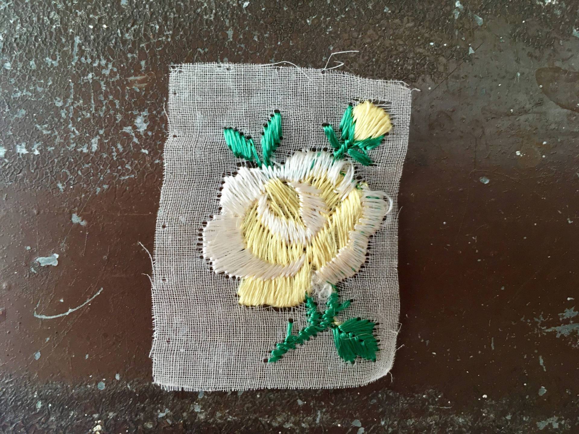 Vintage Rosen Applikation Gelbe Rose Bestickter Aufnäher 1Antique Original Unbenäht Auf Gauze Boho Art Deco Bestickter Vintage Rosen Applikation Gelbe Rose Bestickter Aufnäher 1Antique Original Unbenäht Auf Gauze Boho Art Deco Bestickter von SuitcaseInBerlin