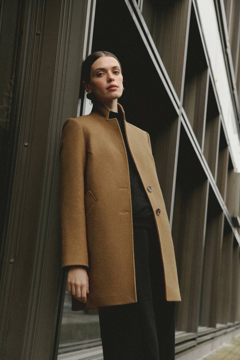 Kurzer Wollmantel/Gerader Herbstmantel Winter Wolljacke Warmer Stehkragen Mantel Herbst Karamell von SumarokovaAtelier