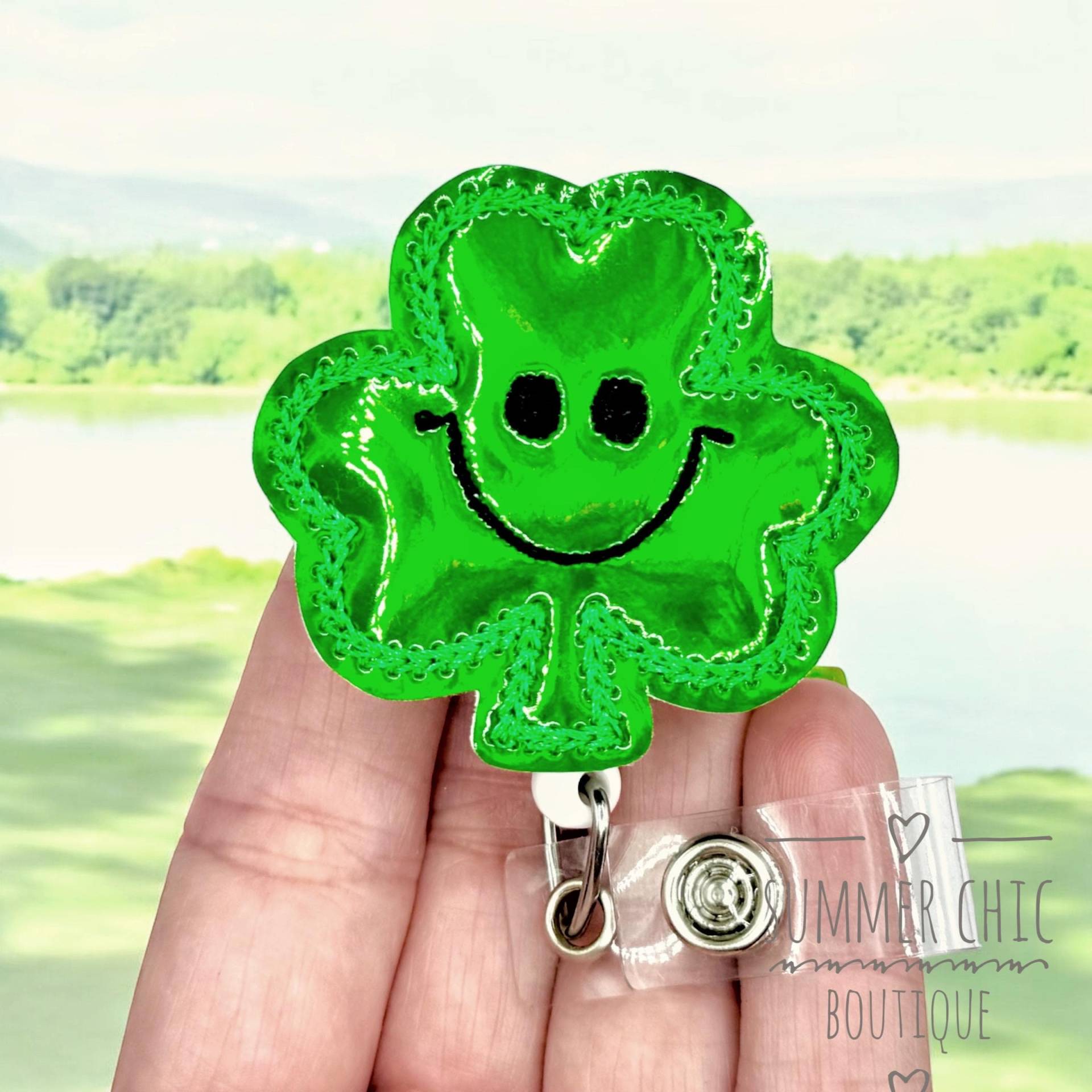 st Patricks Badge Reel, Happy Shamrock Krankenschwester Reel von SummerChicBoutique