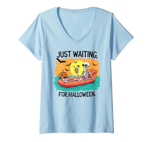 Damen Just Waiting for Halloween Skelett with Drink Beach Art T-Shirt mit V-Ausschnitt Damen Just Waiting for Halloween Skelett with Drink Beach Art T-Shirt mit V-Ausschnitt von Summerween Fun Vibes by NLTS