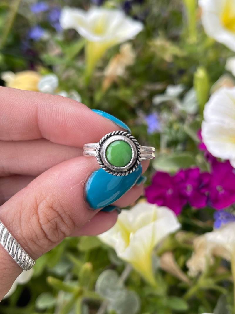 Handgemachte Sonoran Gold Türkis Ring | Sterling Silber Größe 5.75 Edelstein-Ring Mit Detail-Draht-| Runde Form Boho von SummitSilverCo