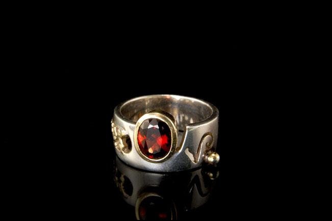Vintage Modern Granat 925 Sterling Gold Ring von SummitTreasures