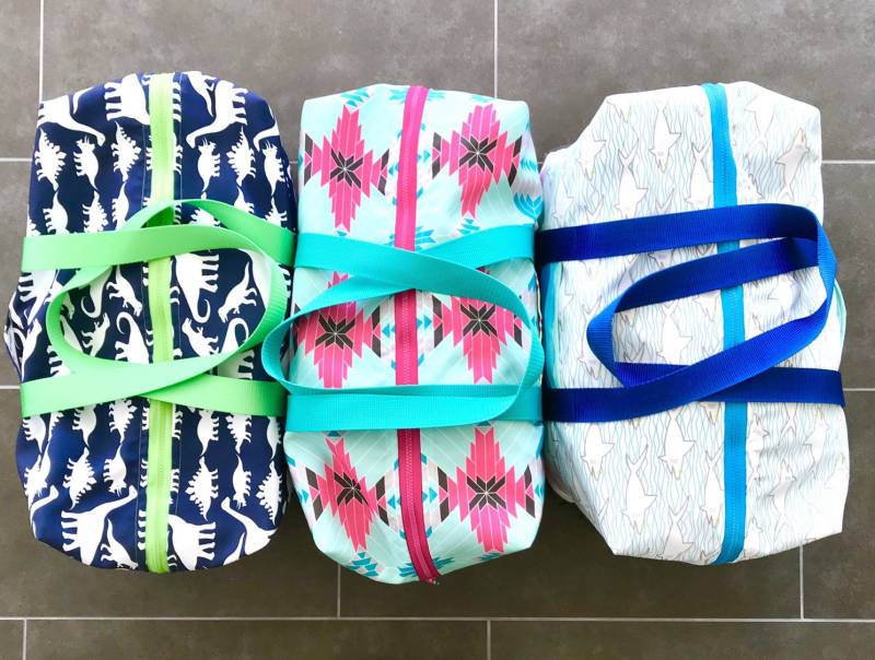 Kinder Duffel Tasche, Kleine Wasserabweisende Reisetasche, Personalisierte Nachttasche, Kind Größe Wochenende Tote, Sporttasche, Benutzerdefinierte von SunAndSongFL