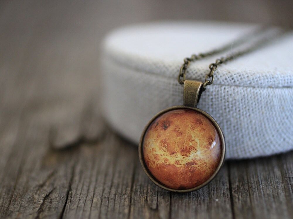 Planet Venus Halskette, Venus, Schmuck, Planeten, Weltraum, Weltraum Sonnensystem von SunAndStarsJewelry