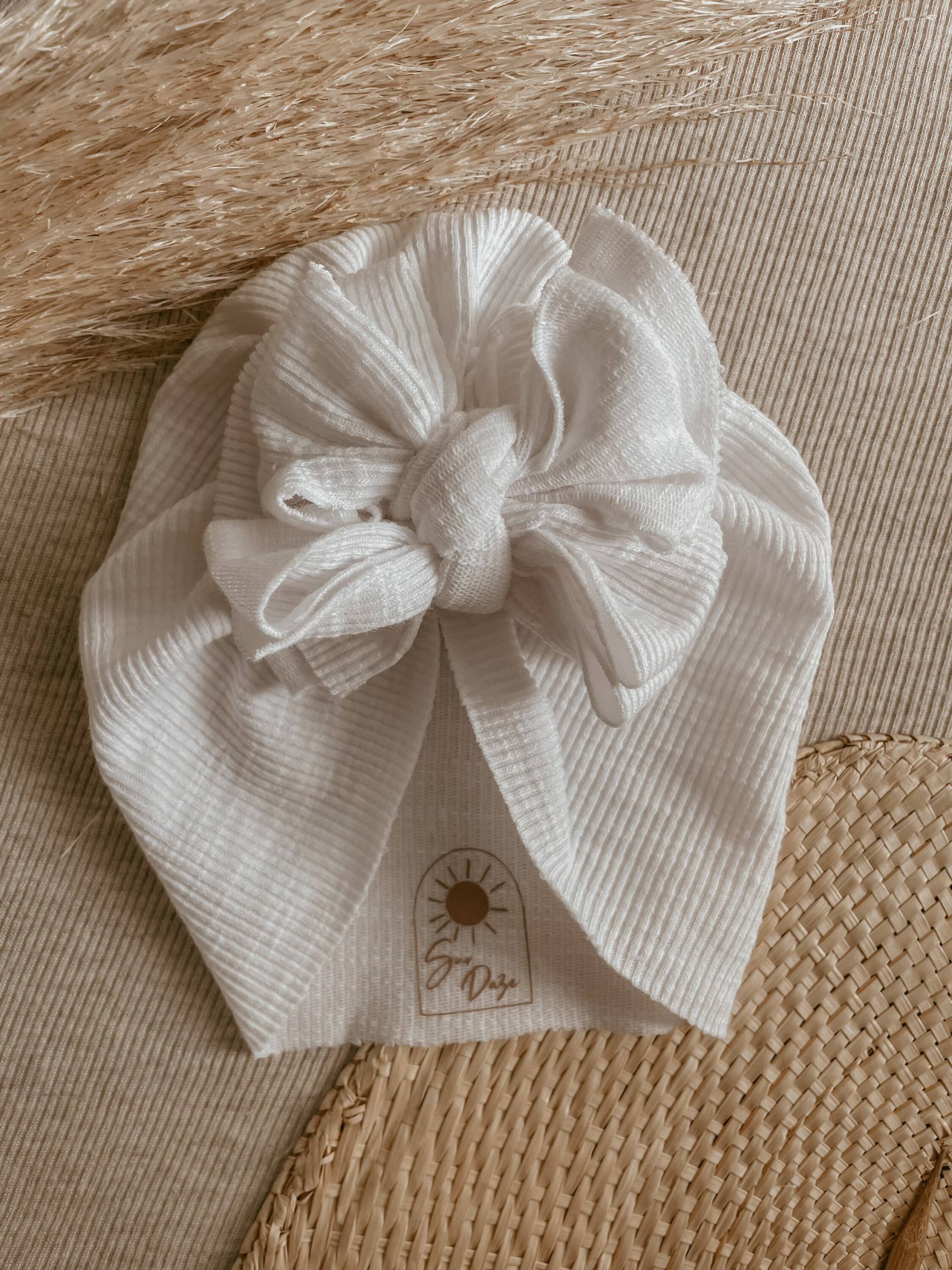 Weisser Ribbed Baby Turban - Messy Schleife Turban, Kopftuch, Knoten Neugeborenen Messy Now, Geschenk von SunDazeheadwraps