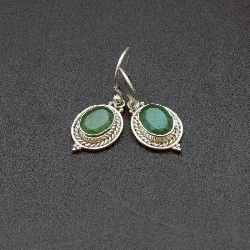 Smaragd Sterling Silber Baumeln Ohrringe Natürlicher Grüner Edelstein, Mai Birthstone von SunSanJewelry