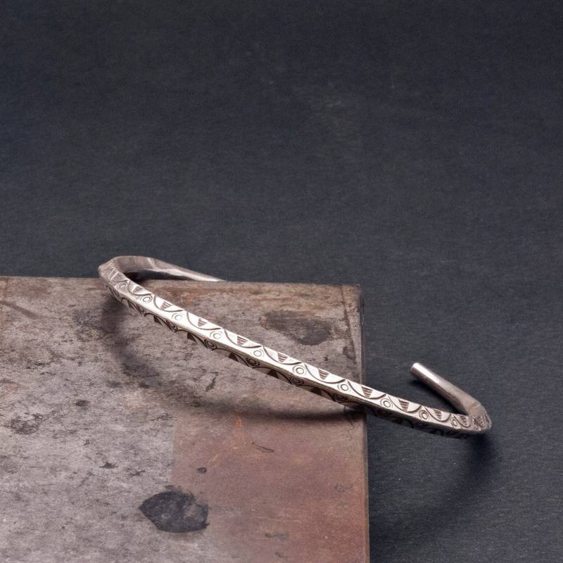 Sterling Silber Stacking Dünne Manschette Armband, Herren Geschenk Minimalist Schmuck von SunSanJewelry