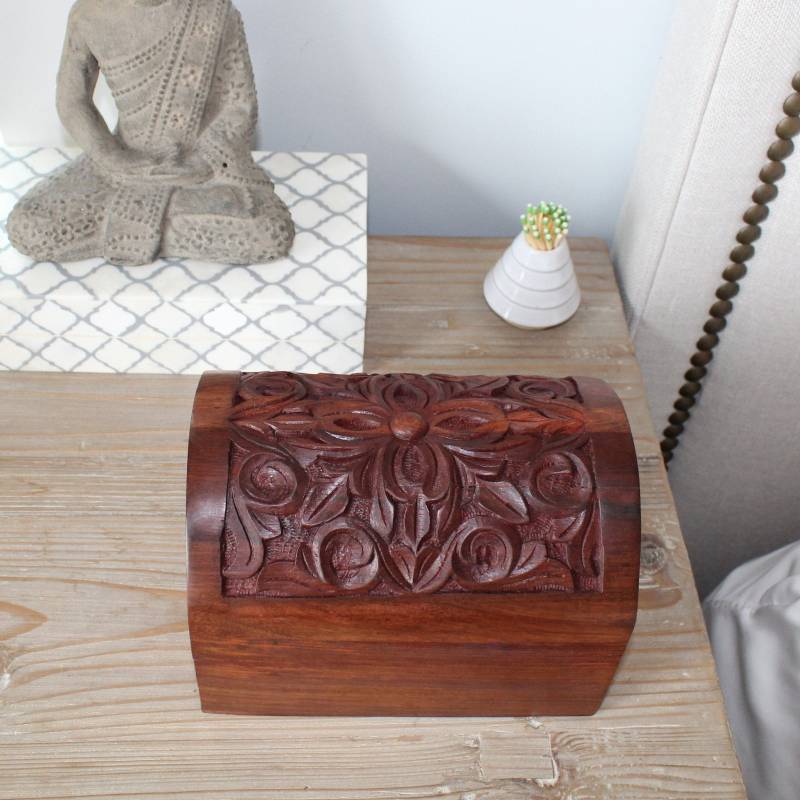 Jugendstil Hand Geschnitzte Sheesham Dome Box Samt Gefütterte Schmuckschatulle von SunSitara