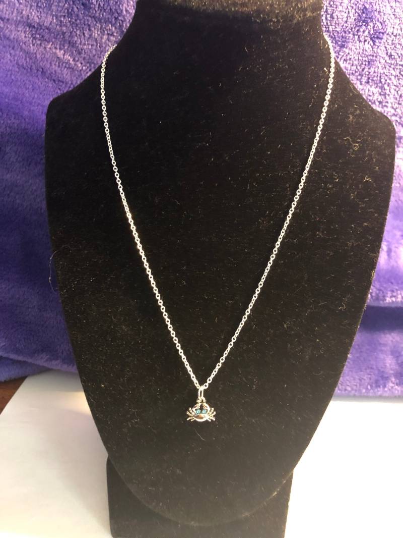 16-Zoll-Silber Crab Anhänger Halskette Mit 3-Zoll-Extender von SunandMoonCrystalsCo
