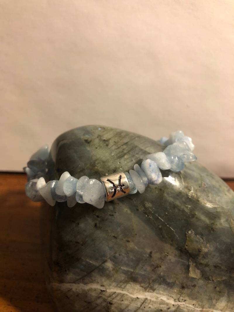 Birthstone Sternzeichen Armband Aquamarine März Pisces Birthstone Sternzeichen Armband Aquamarine März Pisces von SunandMoonCrystalsCo