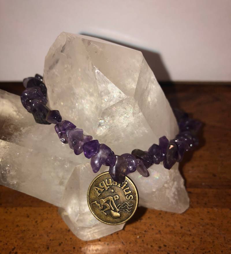 Geburtsstein Sternzeichen Armband Amethyst Wassermann Februar Geburtsstein Sternzeichen Armband Amethyst Wassermann Februar von SunandMoonCrystalsCo