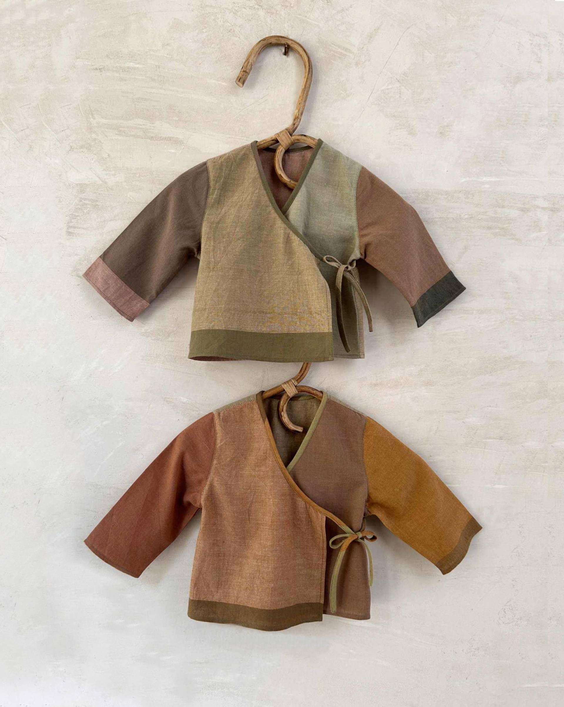 Bio Baumwolle Baby Wickeltop Im Bunten Handloom, 2Er Set, Erdtöne Bio Baumwolle Baby Wickeltop Im Bunten Handloom, 2Er Set, Erdtöne von SunbirdOrganic