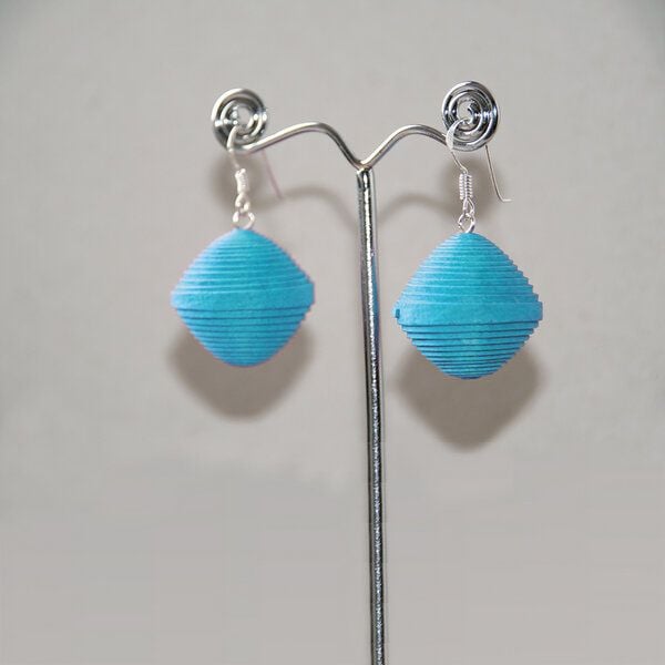 Sundara Ohrringe "Kugel" aus handgeschöpftem Recycling Baumwollpapier von Sundara