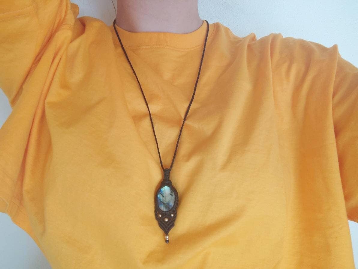 Boho Halskette, Makramee Kette Mit Labradorit Anhänger, Handgemachte Heilstein, Edelstein, Halskette Für Sie von SundariiNature