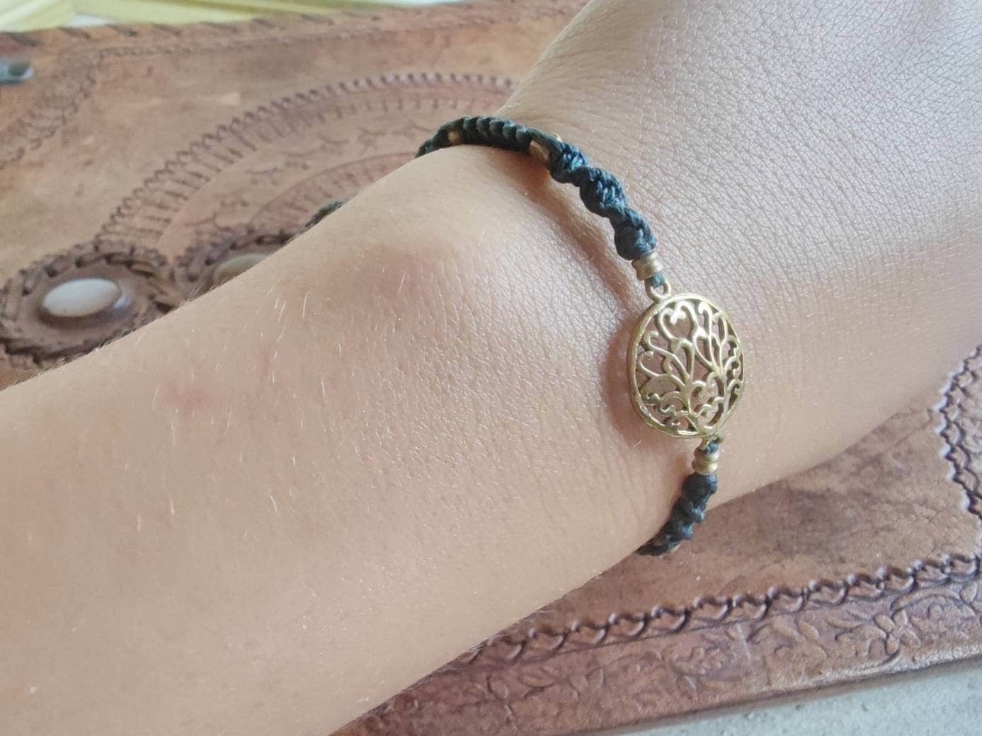 Boho Macrame Bracelet - Handmade Micro With Brass Ornament, Adjustable Friendship Jewelry Gift von SundariiNature