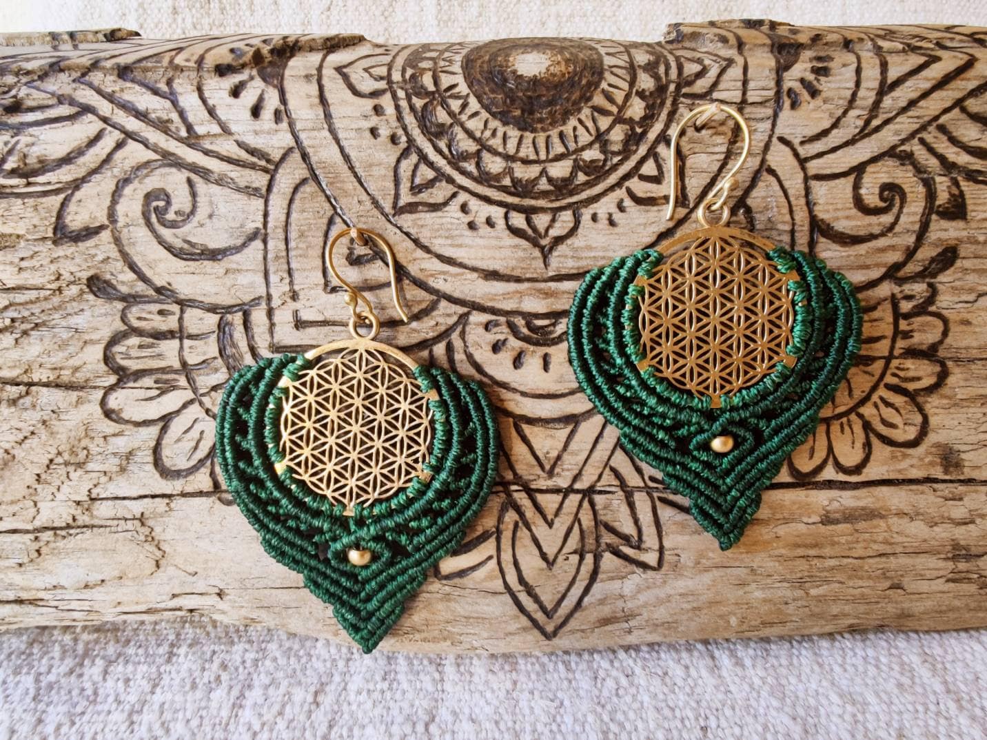 Flower Of Life Macrame Earrings - Boho Dangle, Sacred Geometry Jewelry, Handmade Gift von SundariiNature