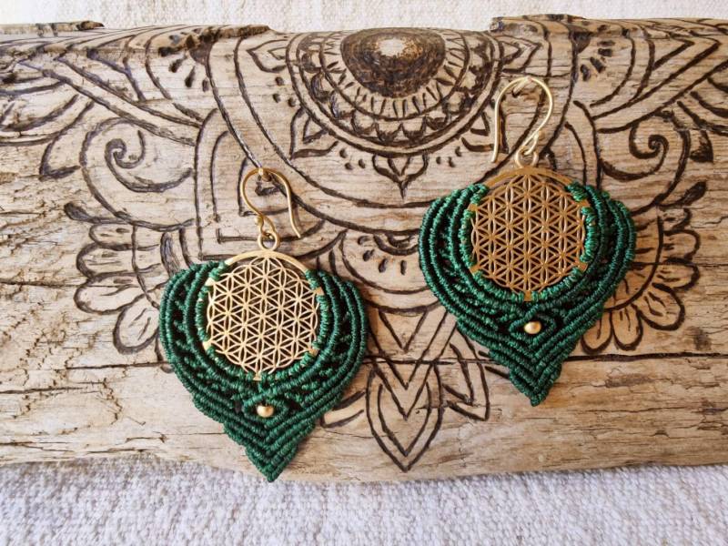 Flower Of Life Macrame Earrings - Boho Dangle, Sacred Geometry Jewelry, Handmade Gift von SundariiNature