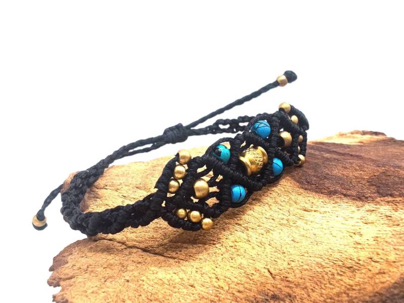 Free Spirit Micro Macrame Bracelet With Gold & Turquoise Beads - Boho Friendship Bracelet, Gift For Her von SundariiNature