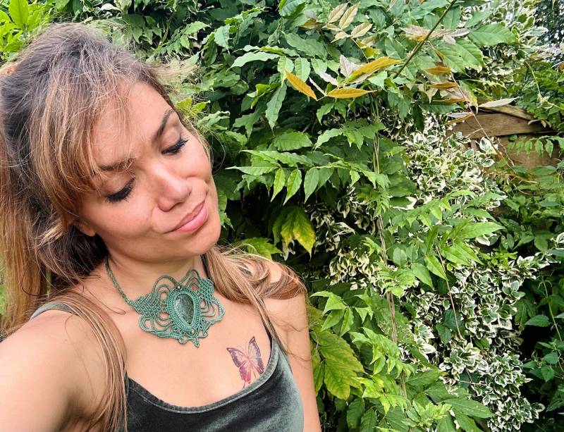 Handmade Green Macrame Necklace Kambaba Jasper Stone Boho Statement Jewelry Artisan Pendant Gift von SundariiNature