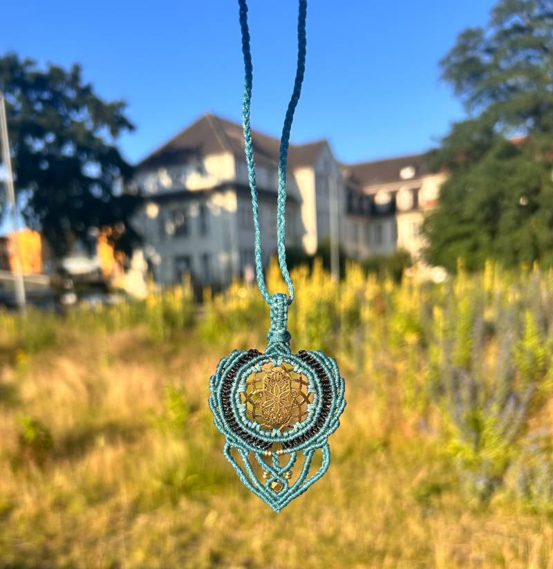 Long Boho Hamsa Macrame Necklace - Beaded Spiritual Protection Jewelry With Brass von SundariiNature