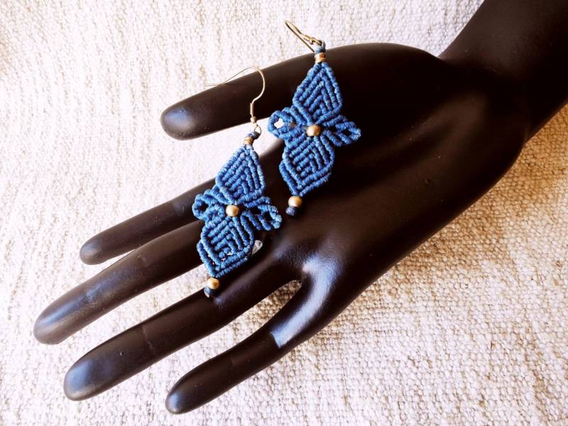 Makramee Ohrringe, Boho Ohrringe Mit Messing Perlen, Handgemachte Filigrane Ethno von SundariiNature