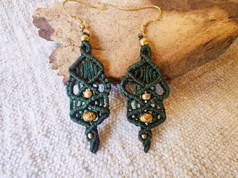 Makramee Ohrringe, Boho Ohrringe Mit Messing Perlen, Handgemachte Filigrane Ethno von SundariiNature