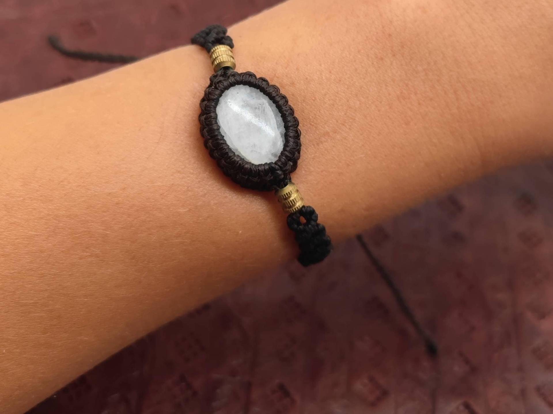 Moonstone Macrame Bracelet - Micro Boho Healing Stone, Handmade Gold Bead Adjustable Jewelry Gift von SundariiNature